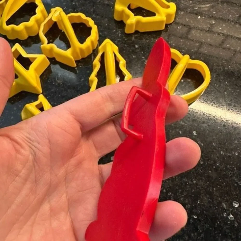 Vintage Cookie Cutters Plastic Lot 9 Christmas Thanksgiving Heart Easter handles